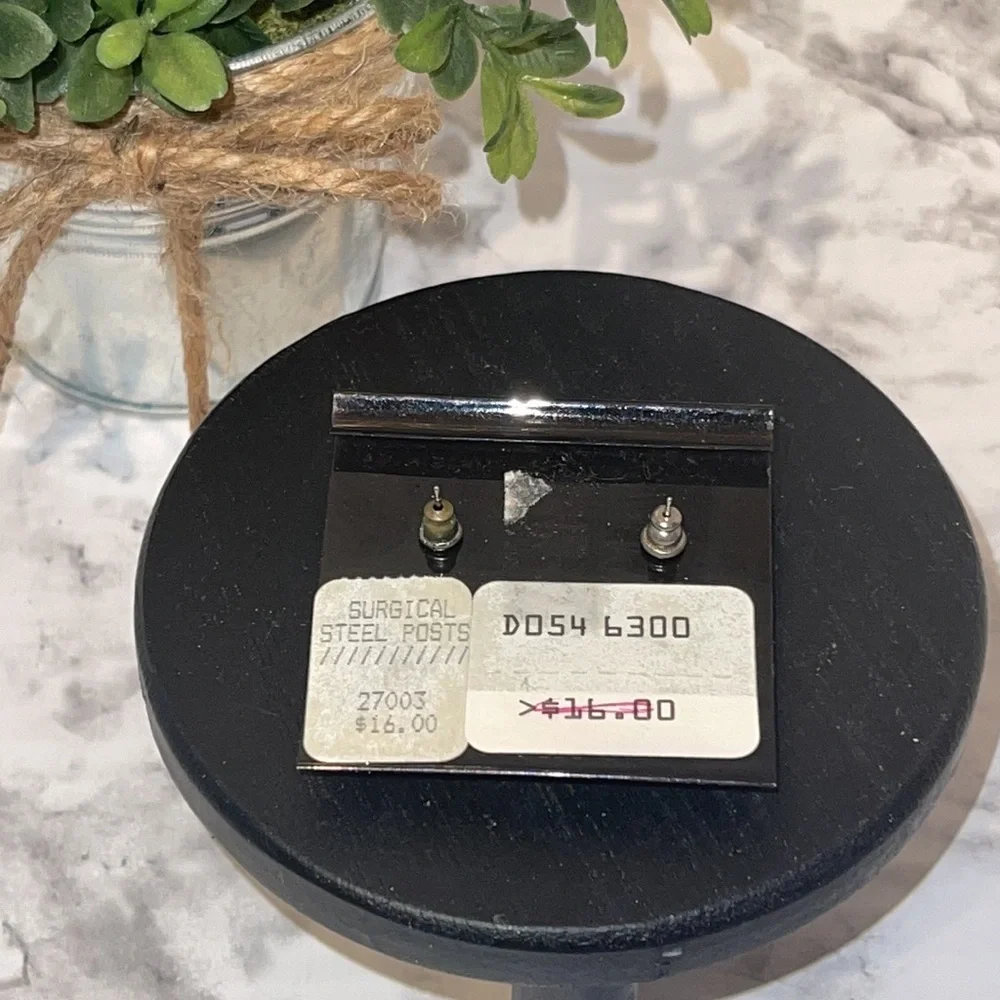 Vintage Loree earrings and broach - Picture 2 of 7